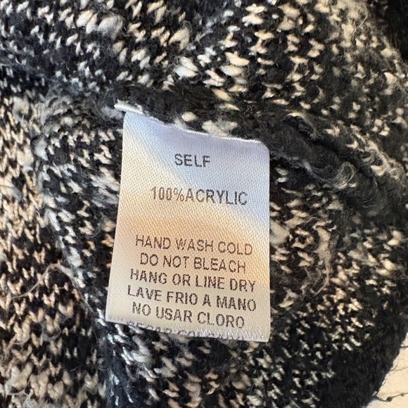 Easel Womens Black White Oversized Star Print Knit Sweater Crew Neck Medium - Picture 7 of 7